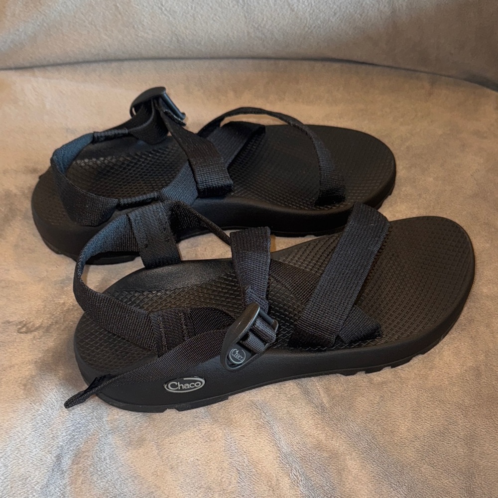 Chaco Men’s Z/1 Adjustable Strap Classic Black Sandals (size 10)